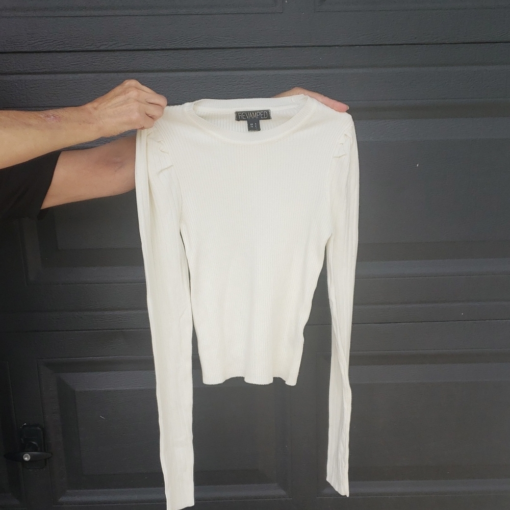 2/$28🌸 Off White Ribbed Women's Top